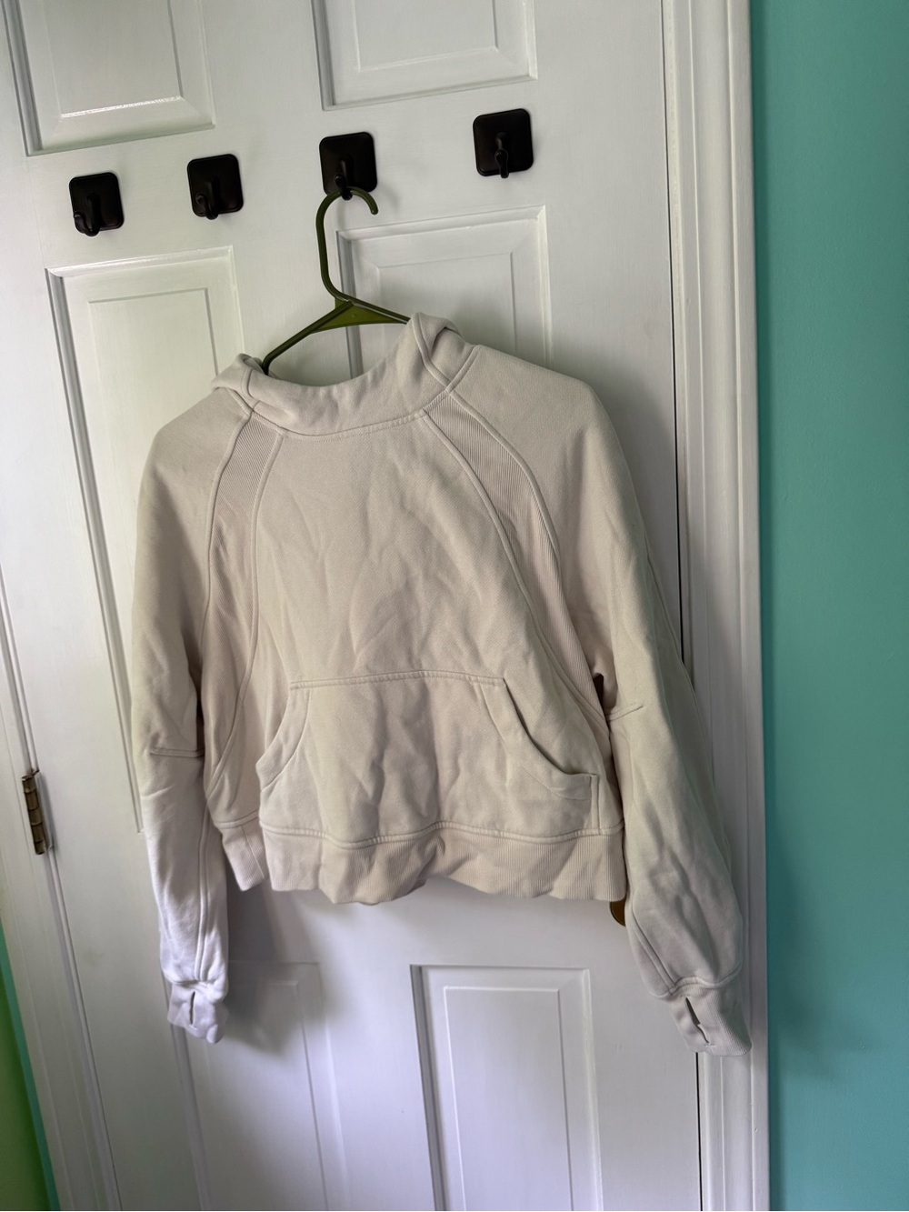 Lululemon cream colored scuba hoodie sz XS/S